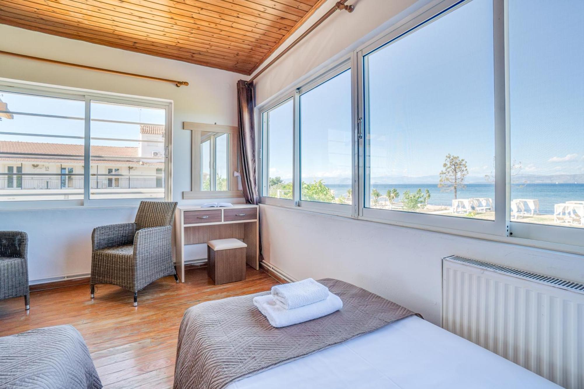 Sandy Beach Houses - Sea View Kávos Екстериор снимка