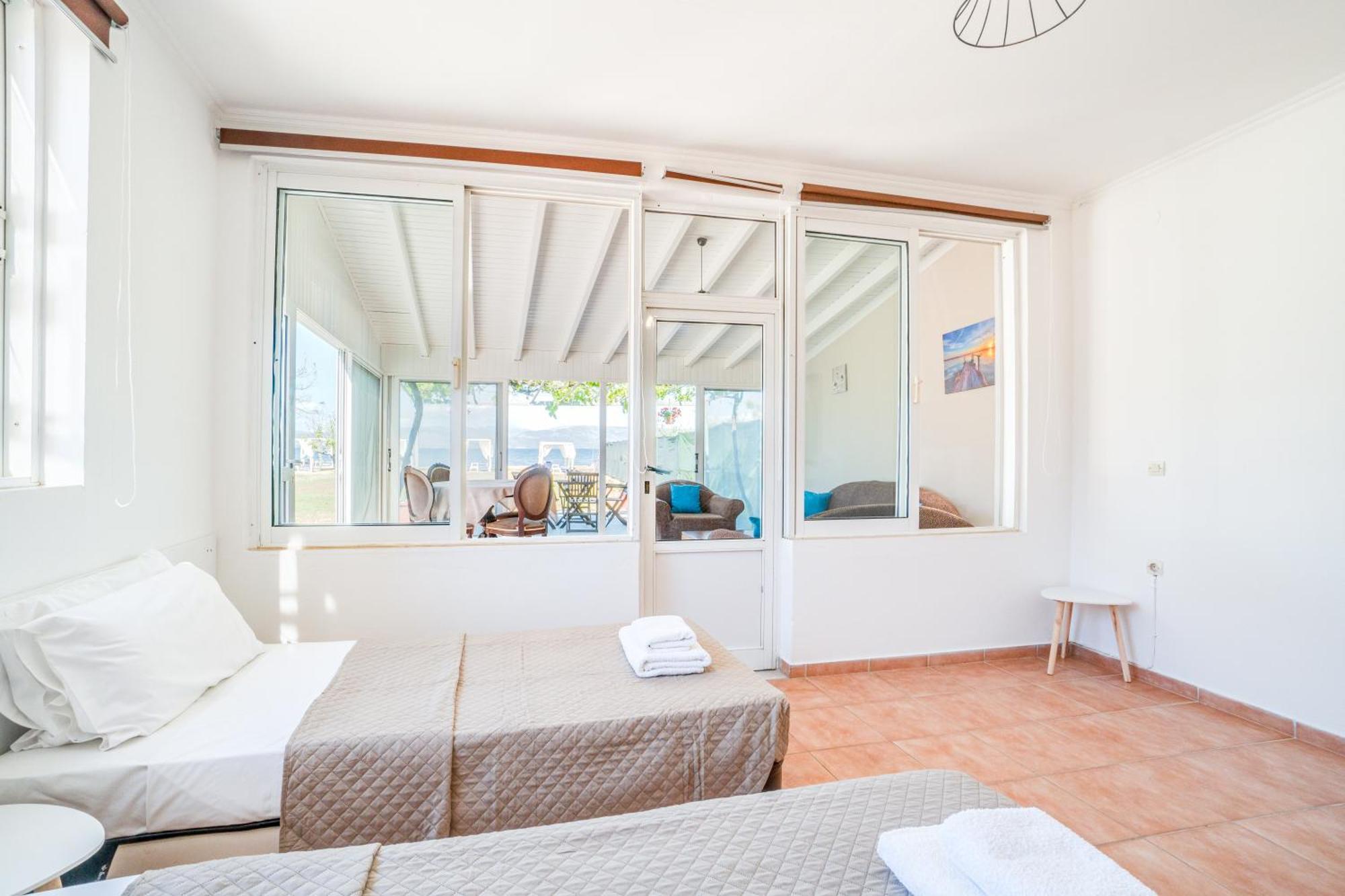 Sandy Beach Houses - Sea View Kávos Екстериор снимка
