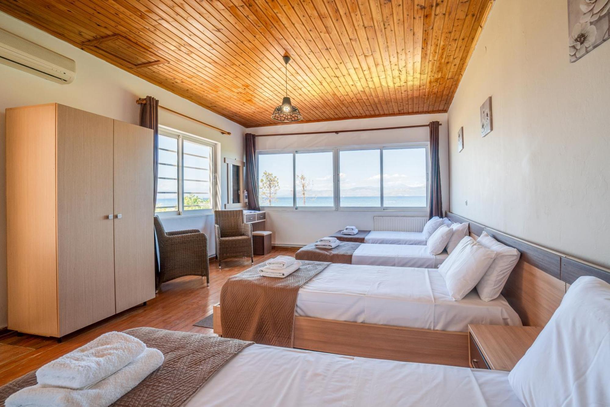 Sandy Beach Houses - Sea View Kávos Екстериор снимка